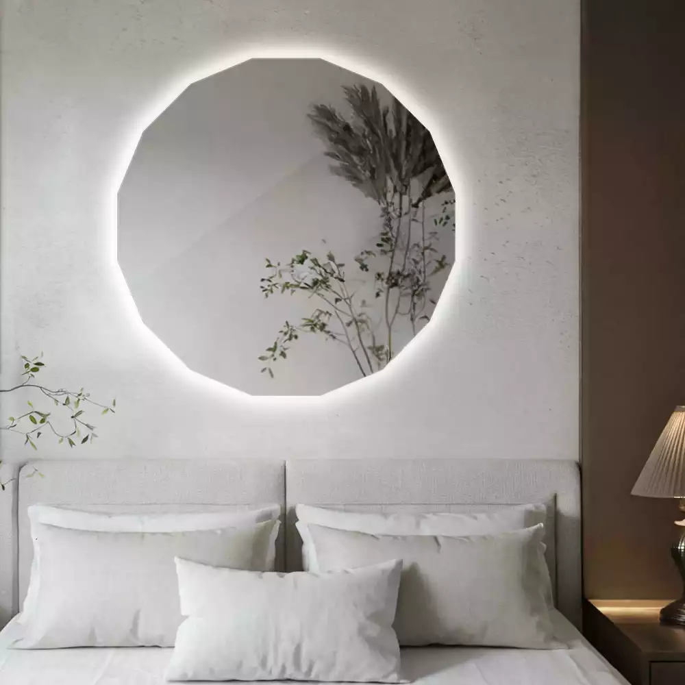 Oglindă geometrică de perete cu iluminare