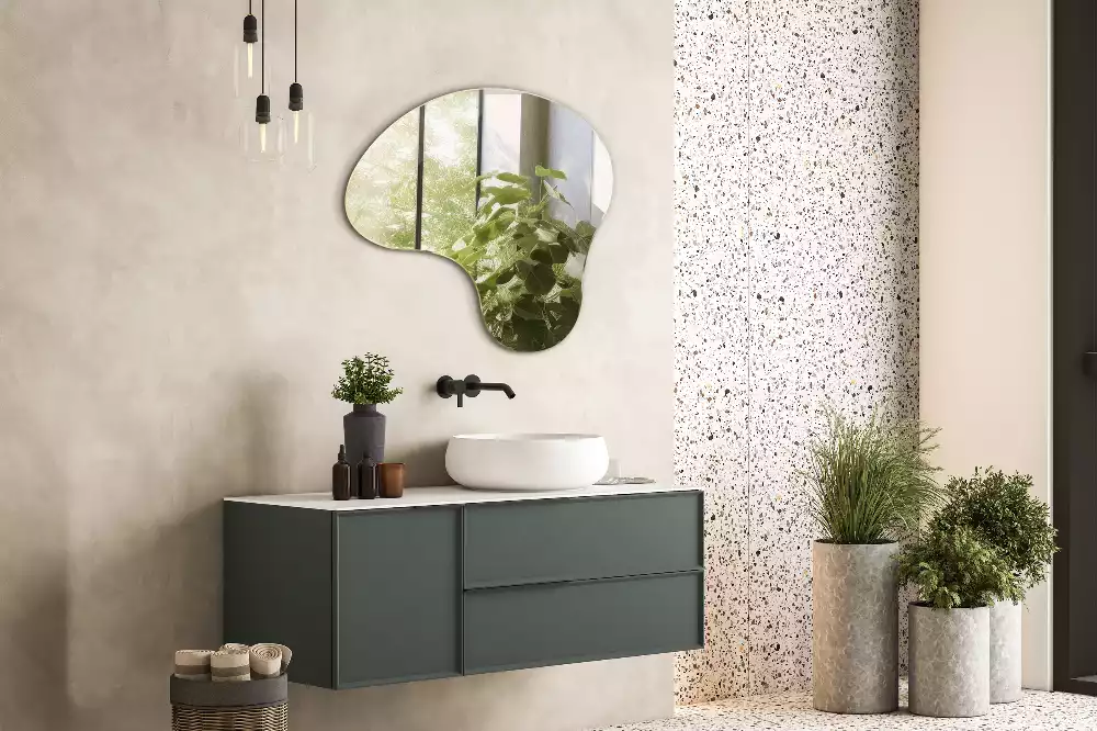 Oglindă decorativă suspendată cu formă organică