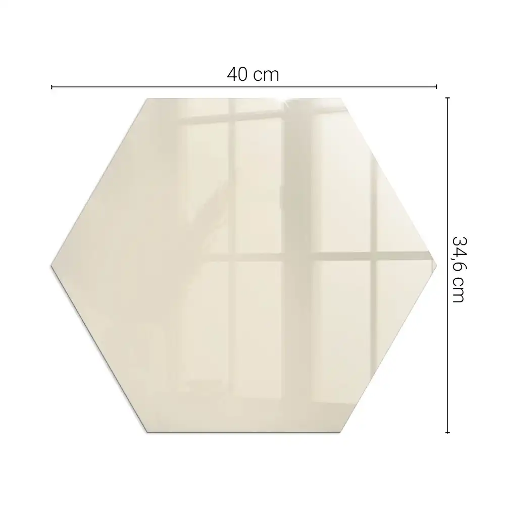 Protecție hexagonală pentru sobă de culoare bej