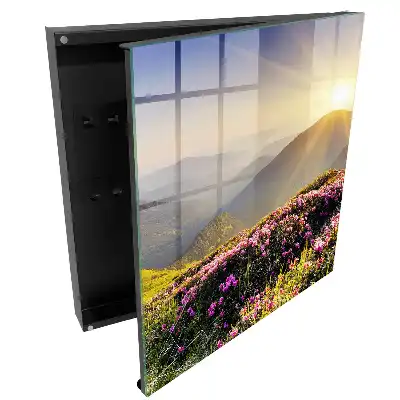 Casetă pentru chei cu design montan și flori roz la răsărit