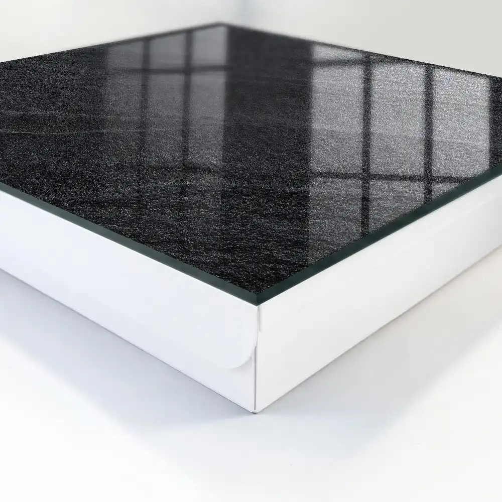 Dulapior pentru chei cu design de rocă în nuanțe de negru și gri