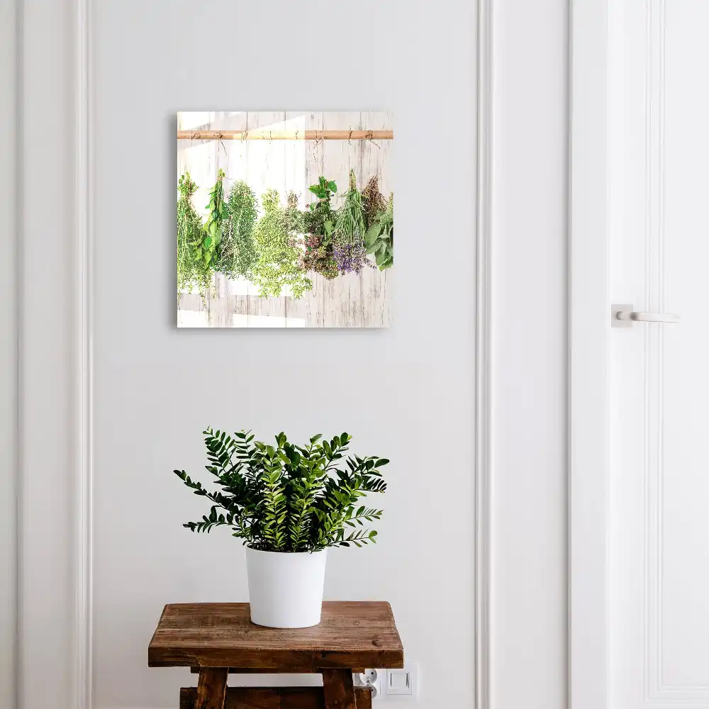 Suport rustic pentru chei din lemn cu design de ierburi suspendate