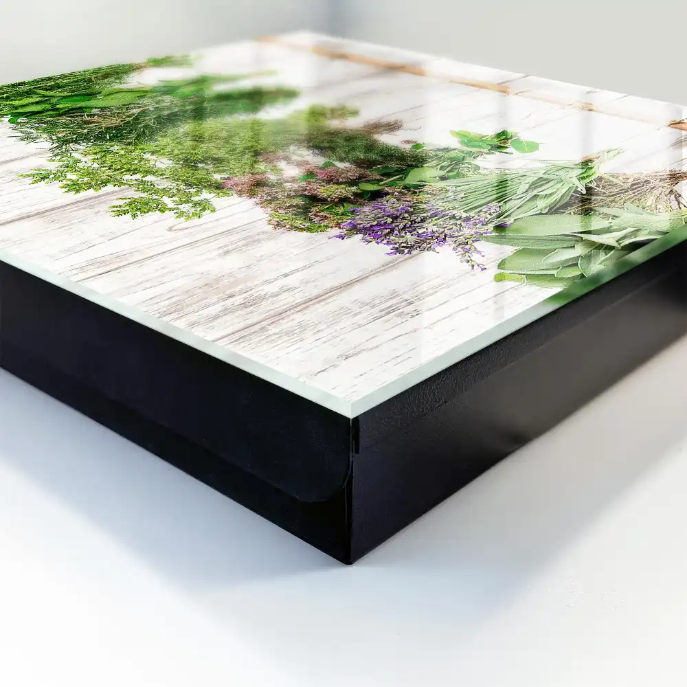 Suport rustic pentru chei din lemn cu design de ierburi suspendate