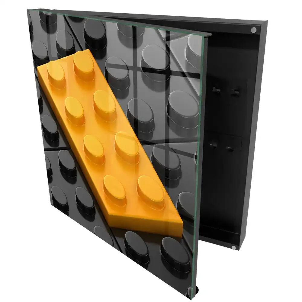 design cu bloc galben pe fundal cu elemente negre