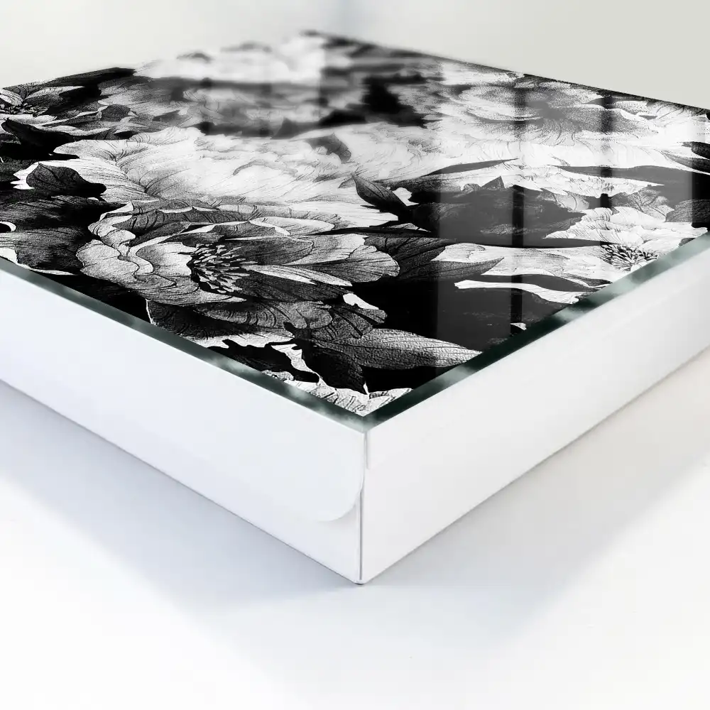 Casetă pentru chei cu model floral alb-negru