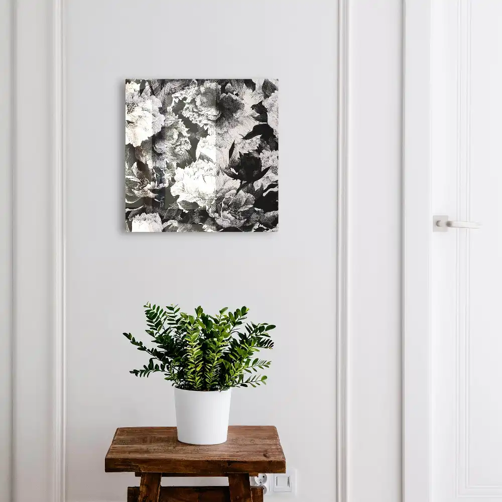 Casetă pentru chei cu model floral alb-negru