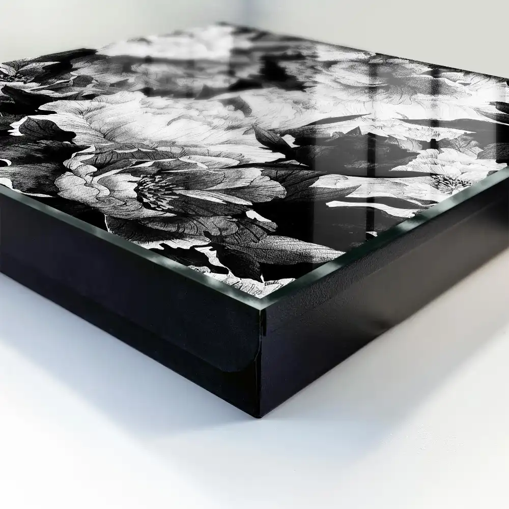 Casetă pentru chei cu model floral alb-negru