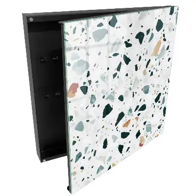 cu design mozaic din piatră în nuanțe de verde