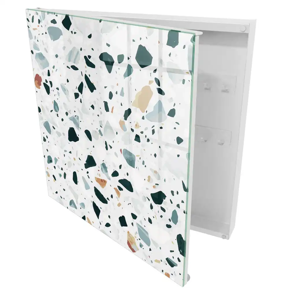 cu design mozaic din piatră în nuanțe de verde