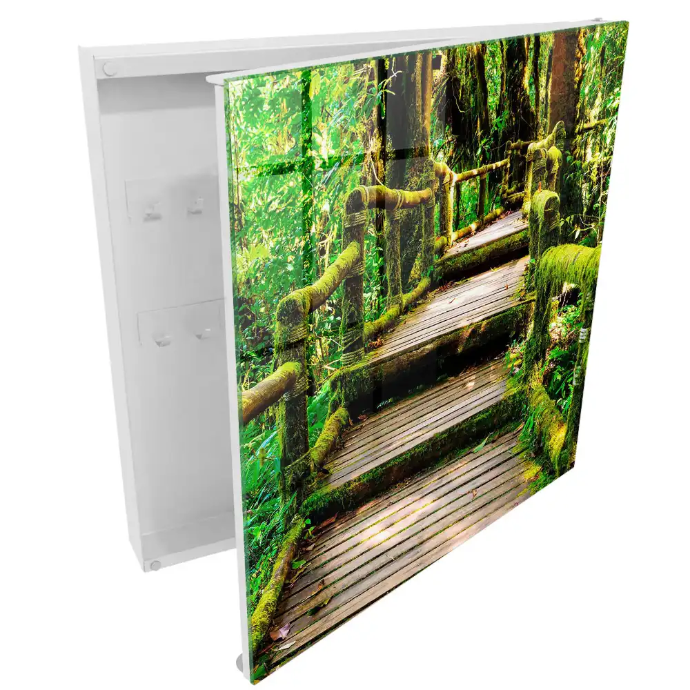 Dulapior pentru chei cu design de pod de lemn și pădure verde
