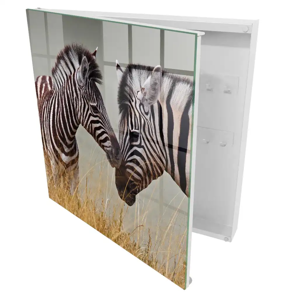 Cuier de perete pentru chei cu model zebre în natură pe fundal bej