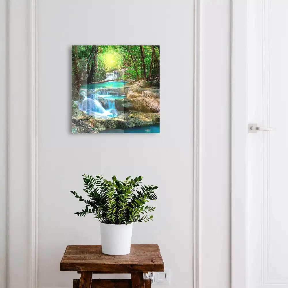 Casetă pentru chei cu design de cascadă turcoaz și junglă verde luxuriantă