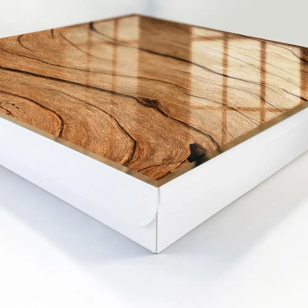 Suport de perete pentru chei din lemn cu design cu linii ondulate