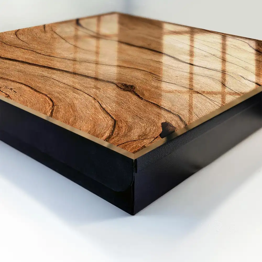 Suport de perete pentru chei din lemn cu design cu linii ondulate