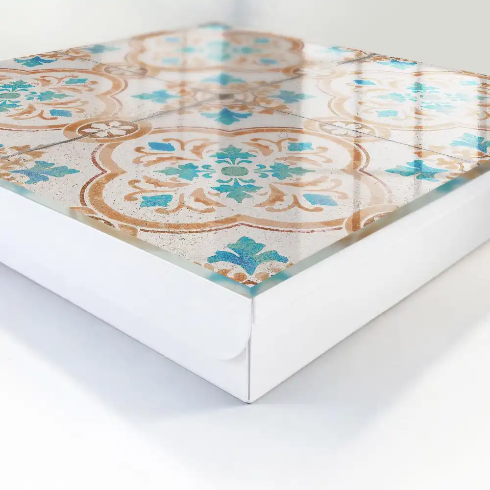 Dulapior pentru chei cu design ornamental turcoaz și portocaliu