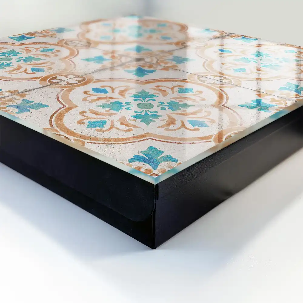 Dulapior pentru chei cu design ornamental turcoaz și portocaliu