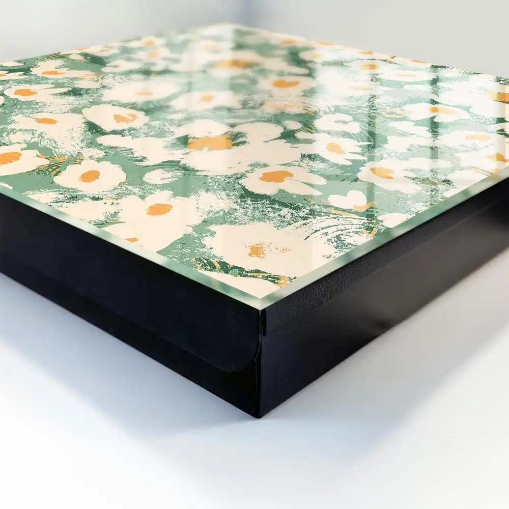 Casetă pentru chei cu model floral pe fundal verde în stil boho