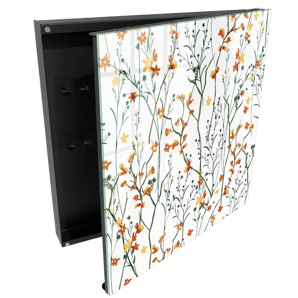Casetă pentru chei cu model floral pe fundal alb