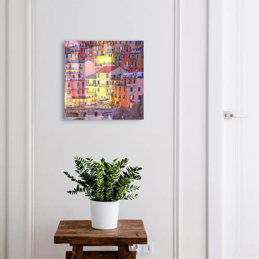 Dulap pentru chei cu design de clădiri colorate