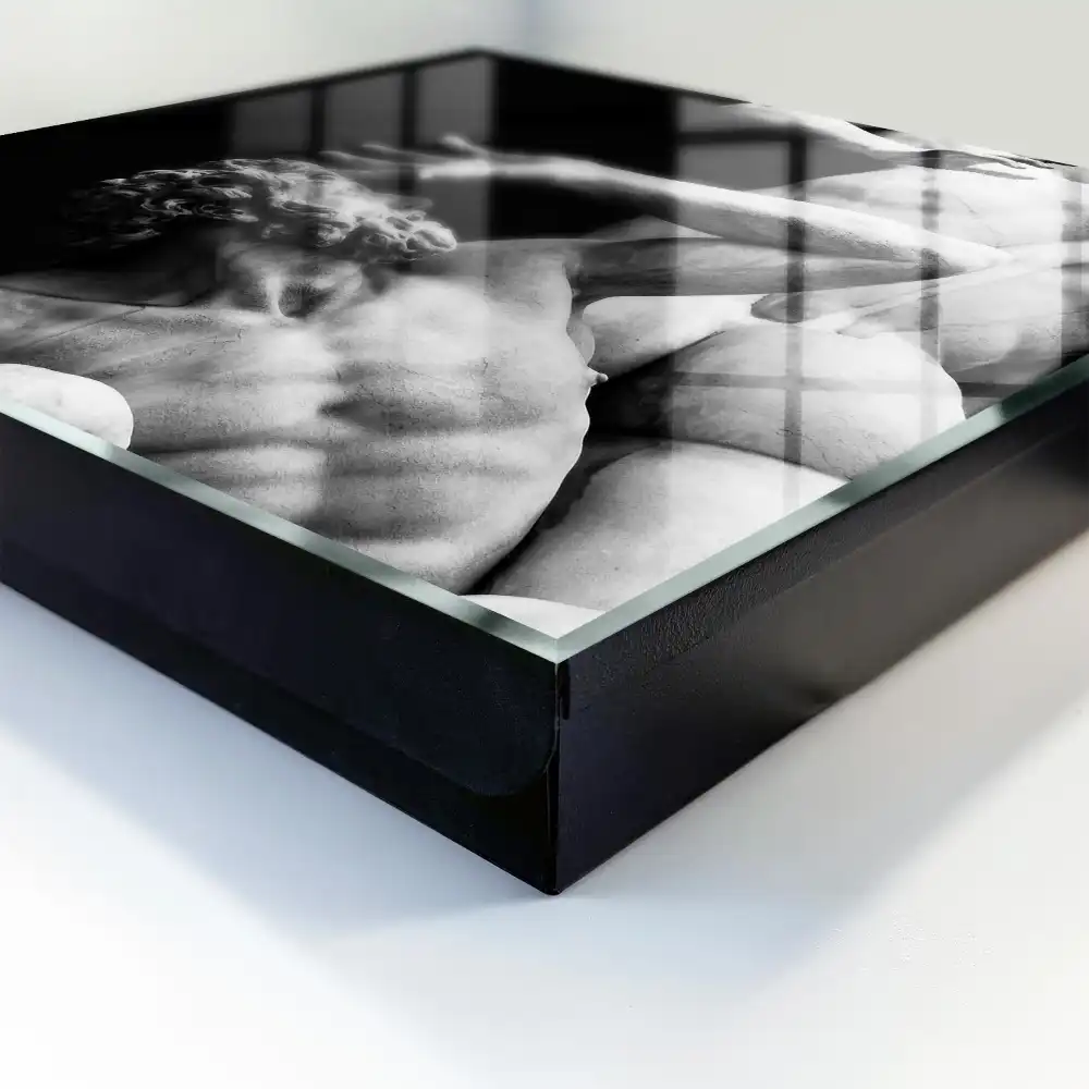 Suport chei de perete cu design decorativ inspirat din sculptura clasică
