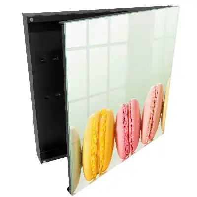 Casetă pentru chei cu model macaron colorat pe fundal pastel