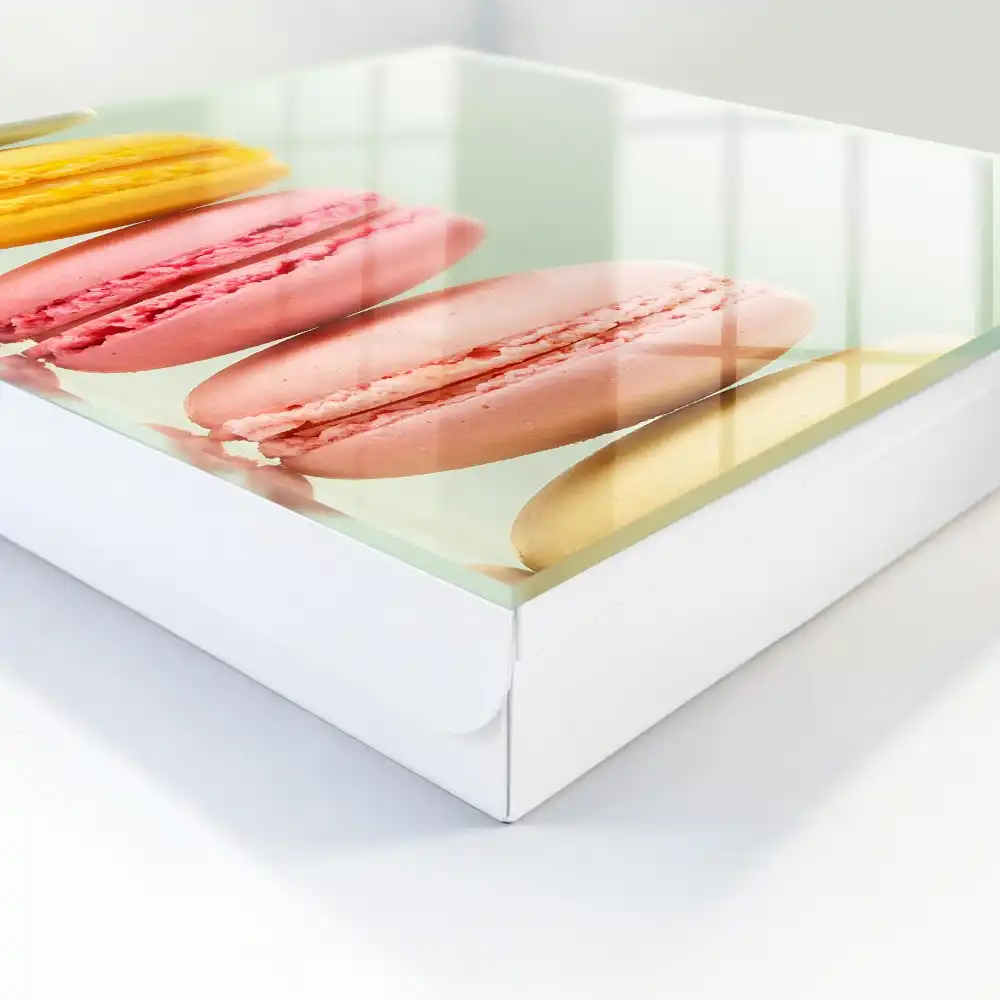Casetă pentru chei cu model macaron colorat pe fundal pastel