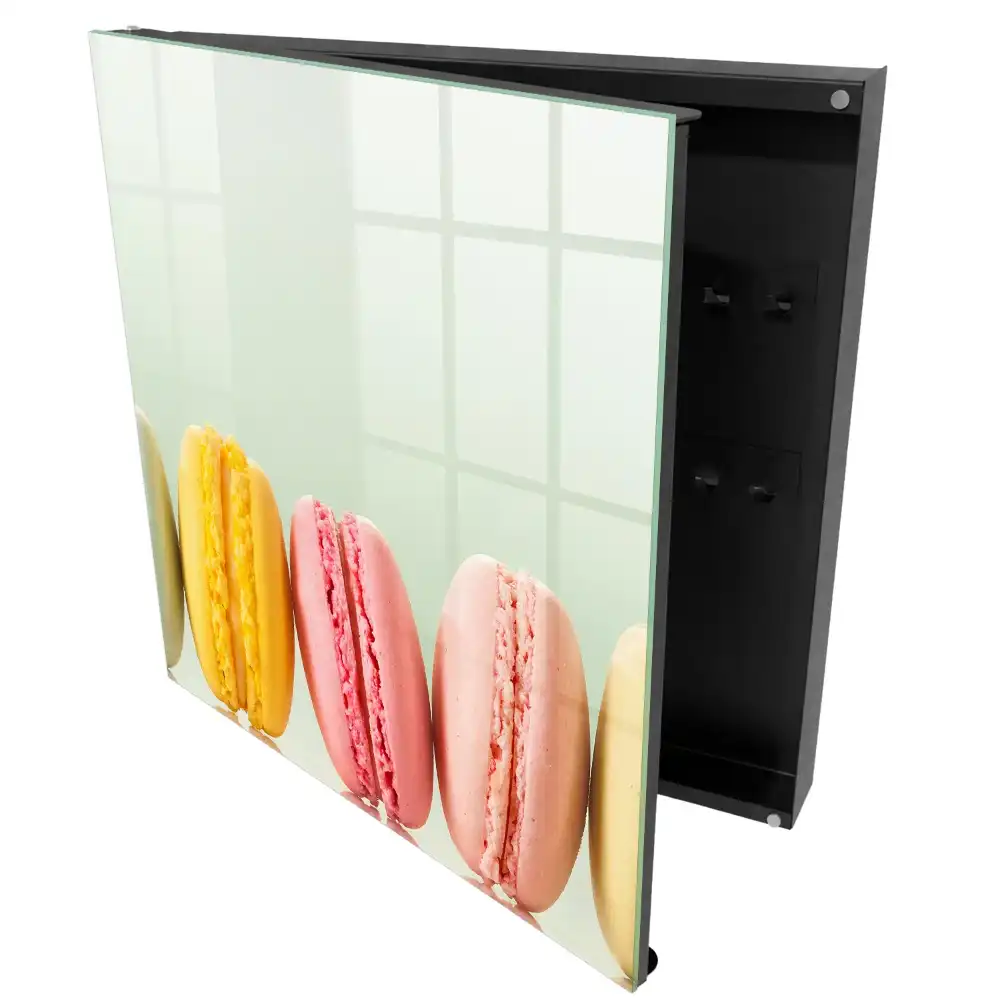 Casetă pentru chei cu model macaron colorat pe fundal pastel