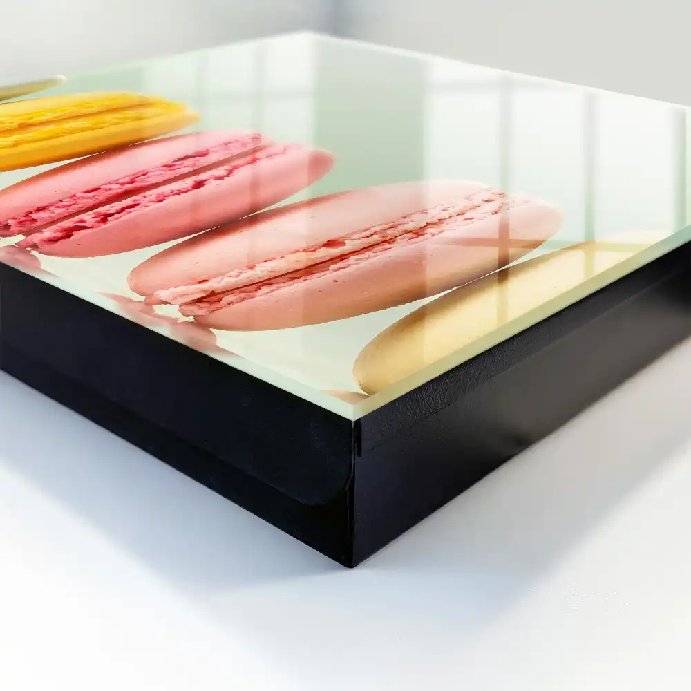 Casetă pentru chei cu model macaron colorat pe fundal pastel