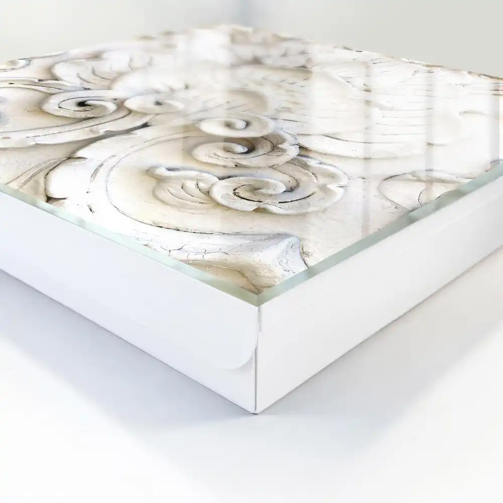 Cuier de perete pentru chei cu motive florale decorate complex