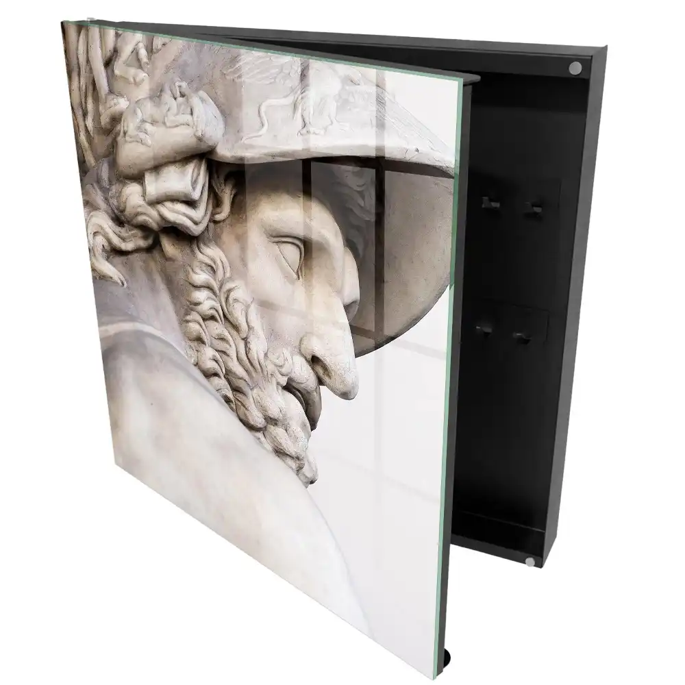 Casetă pentru chei cu design monumental și detalii sculptate