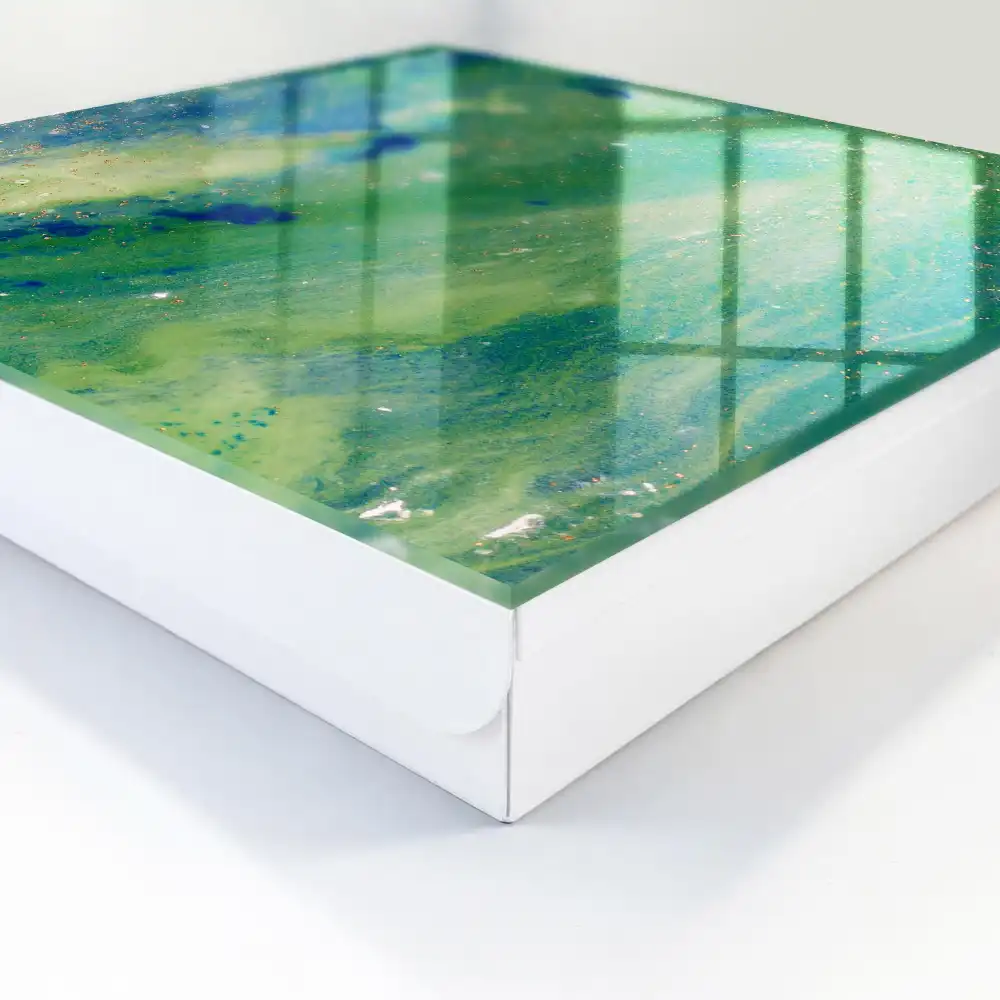 Dulapior pentru chei cu design colorat și detalii decorative