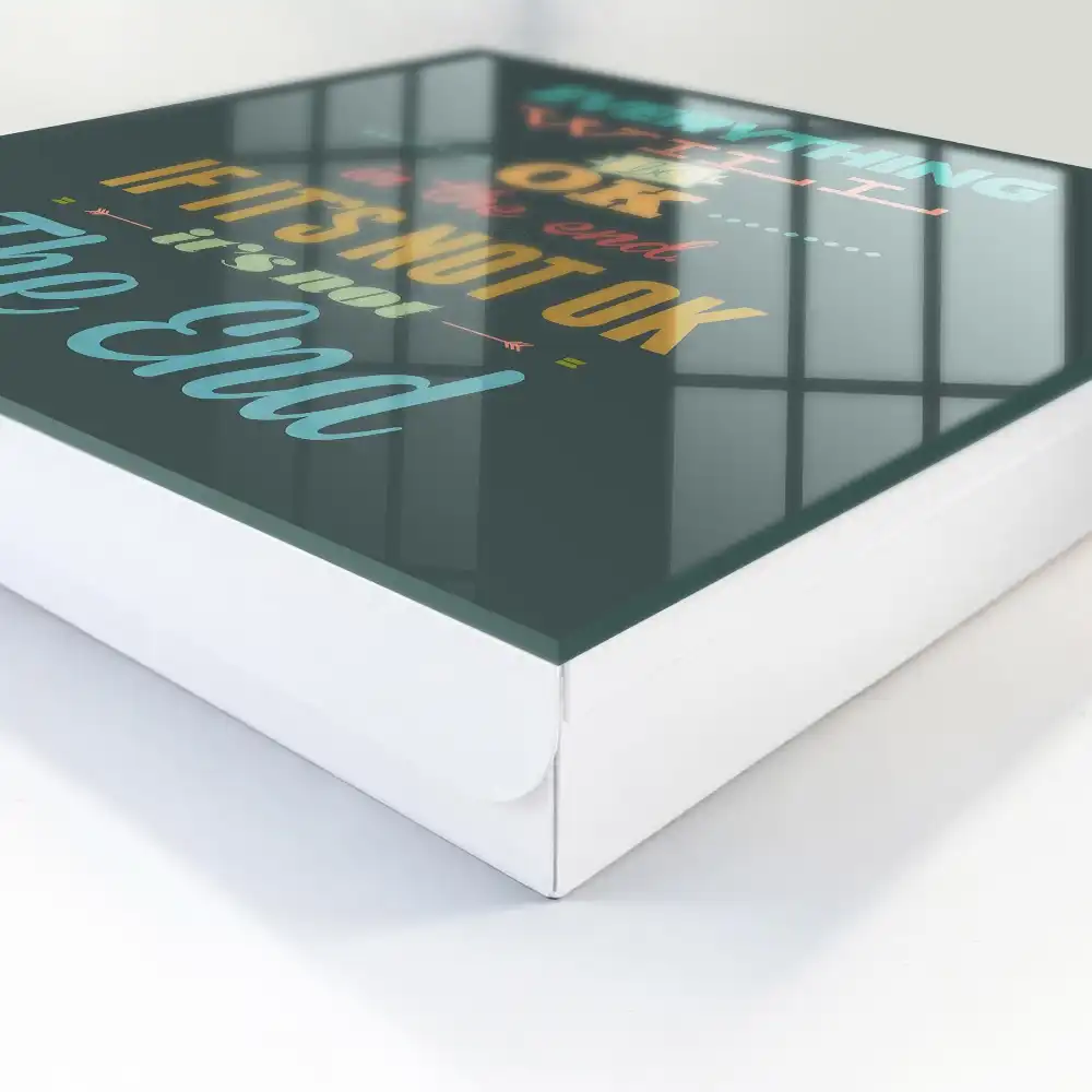 Dulapior pentru chei cu text motivațional și design colorat