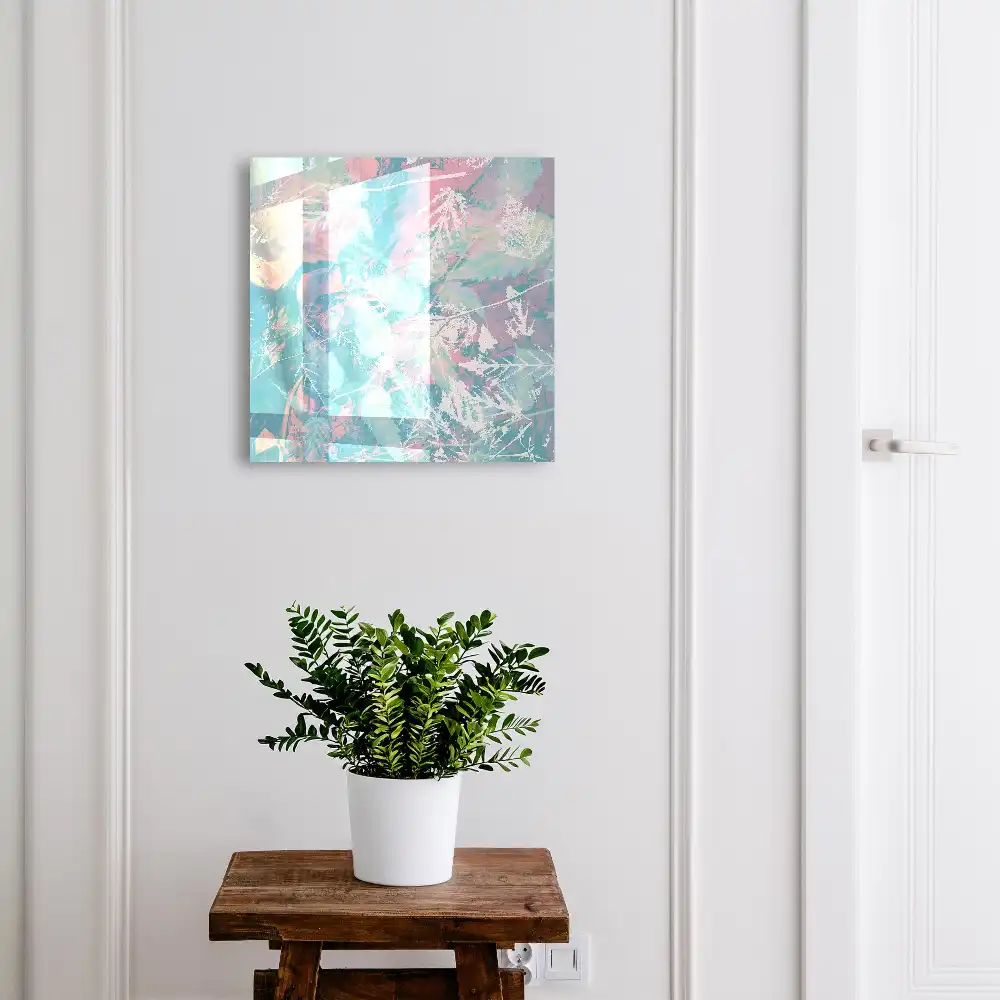 Dulapior pentru chei cu model decorativ de frunze pastelate pe fundal delicat