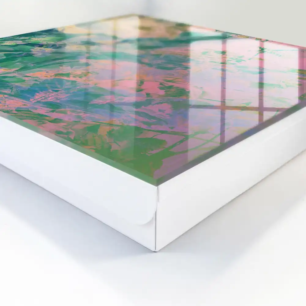 Casetă pentru chei cu model abstract de frunze în culori pastelate