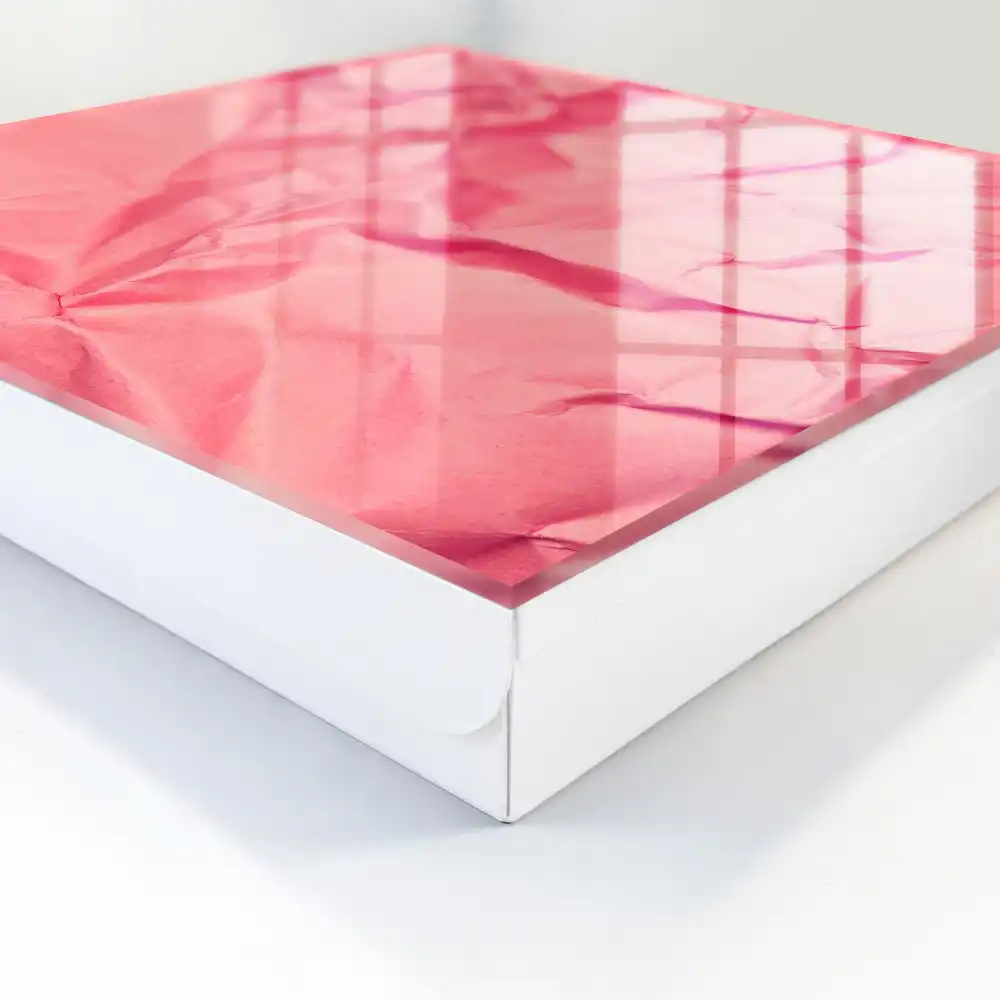 Suport pentru chei de perete cu design din carton roz și textură delicată