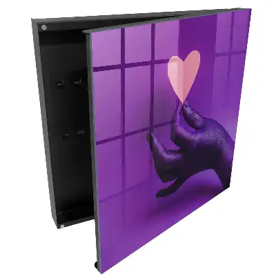 Casetă de chei manuală cu design în formă de inimă și contrast emoțional