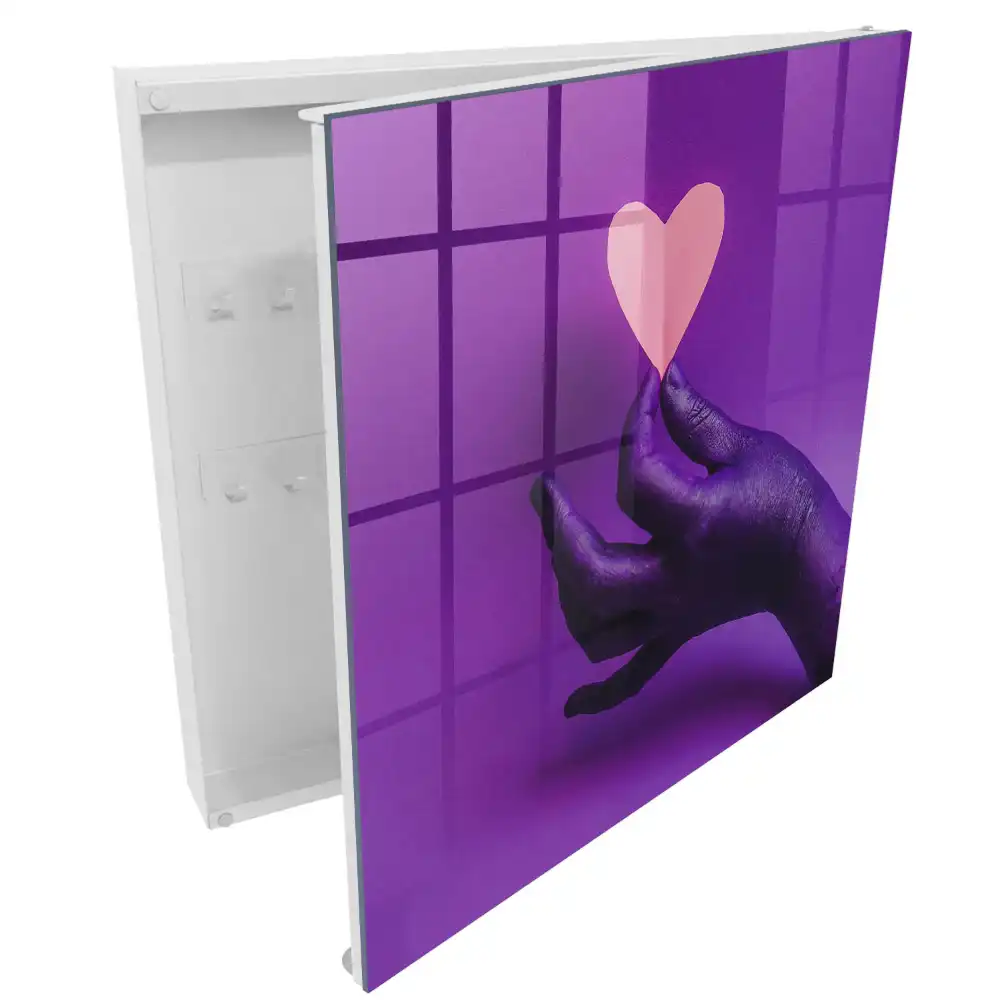 Casetă de chei manuală cu design în formă de inimă și contrast emoțional