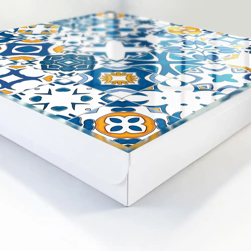 Cutie de chei pentru perete cu design geometric în nuanțe de albastru și galben