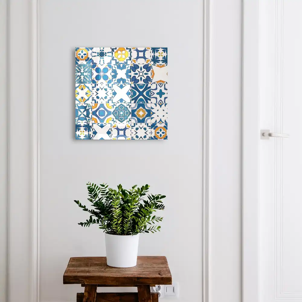 Cutie de chei pentru perete cu design geometric în nuanțe de albastru și galben