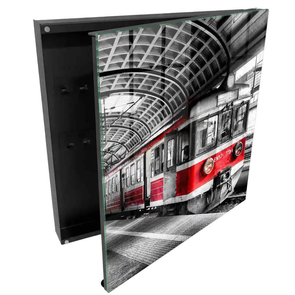 Cutie pentru chei de perete cu tren și arhitectură elegantă