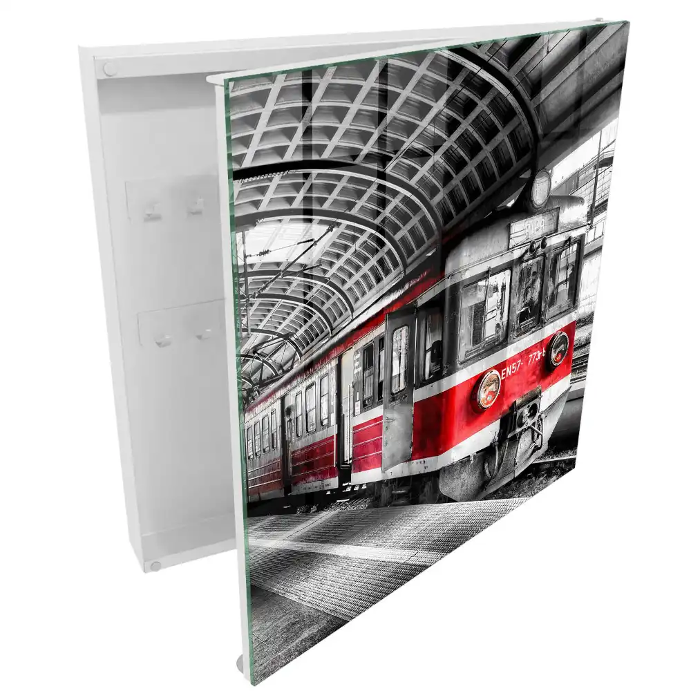 Cutie pentru chei de perete cu tren și arhitectură elegantă