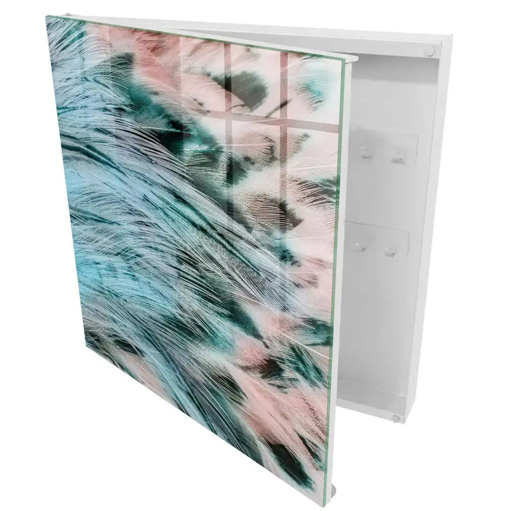 Dulapior pentru chei cu design de pene în nuanțe pastelate de albastru și roz