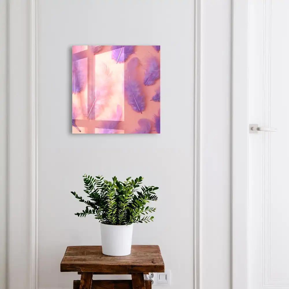 Casetă pentru chei cu model floral delicat pe fundal roz