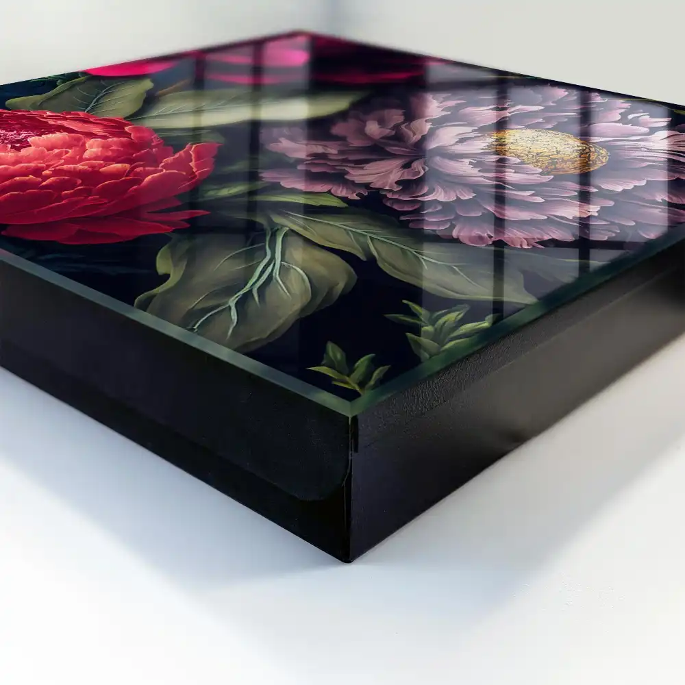 Casetă pentru chei cu model floral și detalii expresive