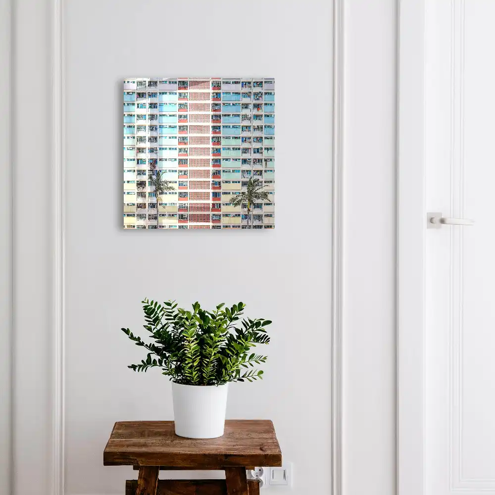 Dulapior pentru chei cu design de fațade colorate și palmieri în stil modern