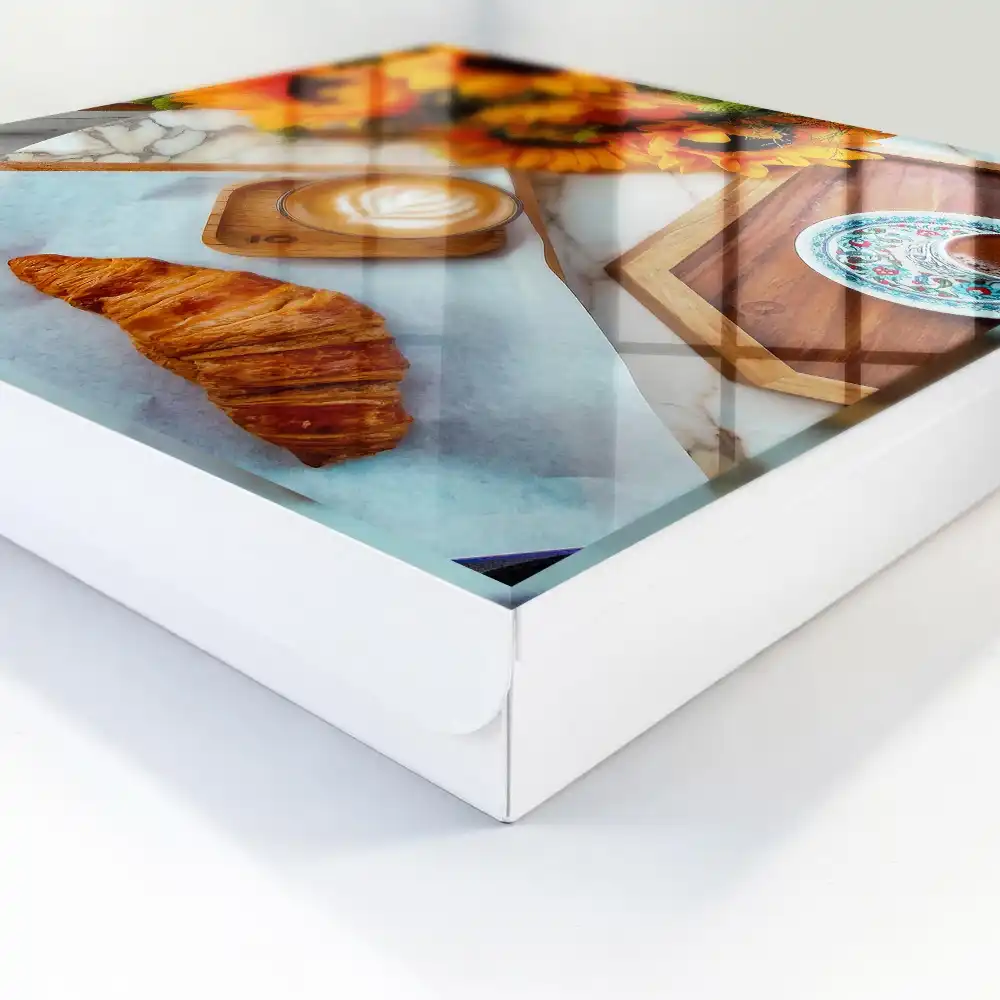 Dulapior pentru chei cu model floarea-soarelui, cafea și croissant
