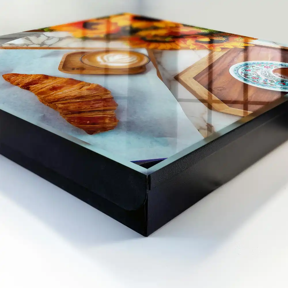 Dulapior pentru chei cu model floarea-soarelui, cafea și croissant