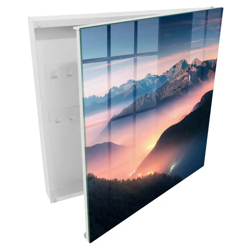 Casetă pentru chei cu design nocturn de oraș montan