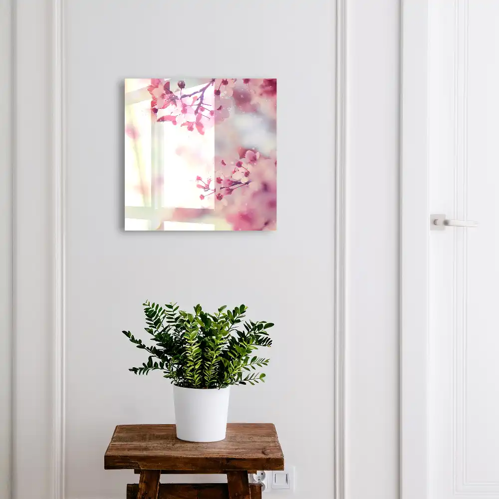 Dulapior pentru chei cu model floral roz pe fundal deschis