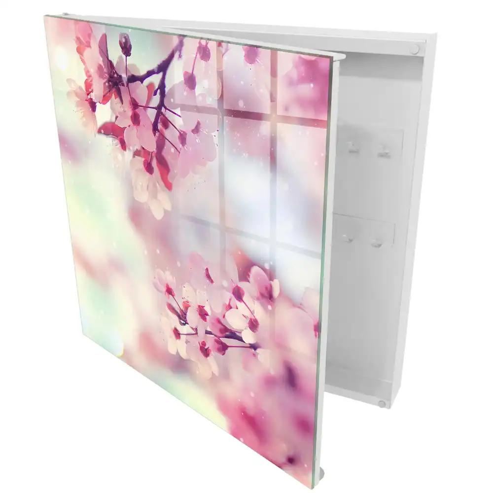 Dulapior pentru chei cu model floral roz pe fundal deschis